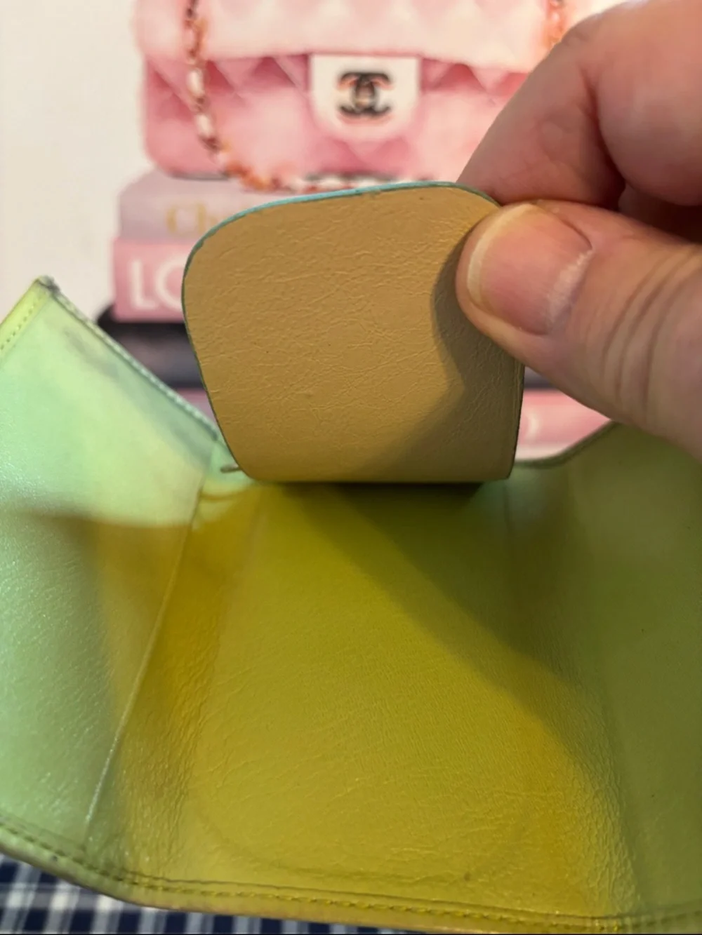 Gucci Lime Green Leather Key Holder - Picture 4 of 6